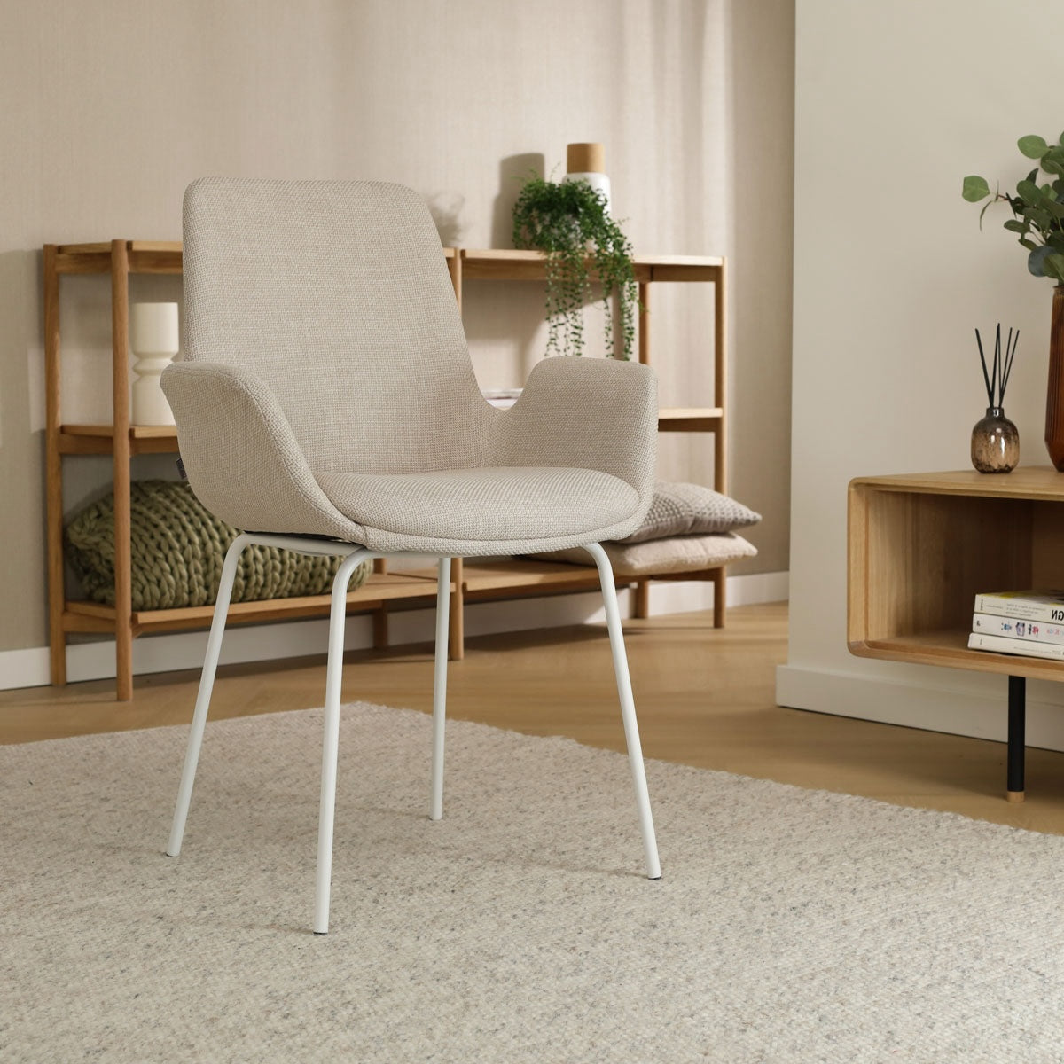 Nora-Eef eetkamerstoel beige - wit onderstel