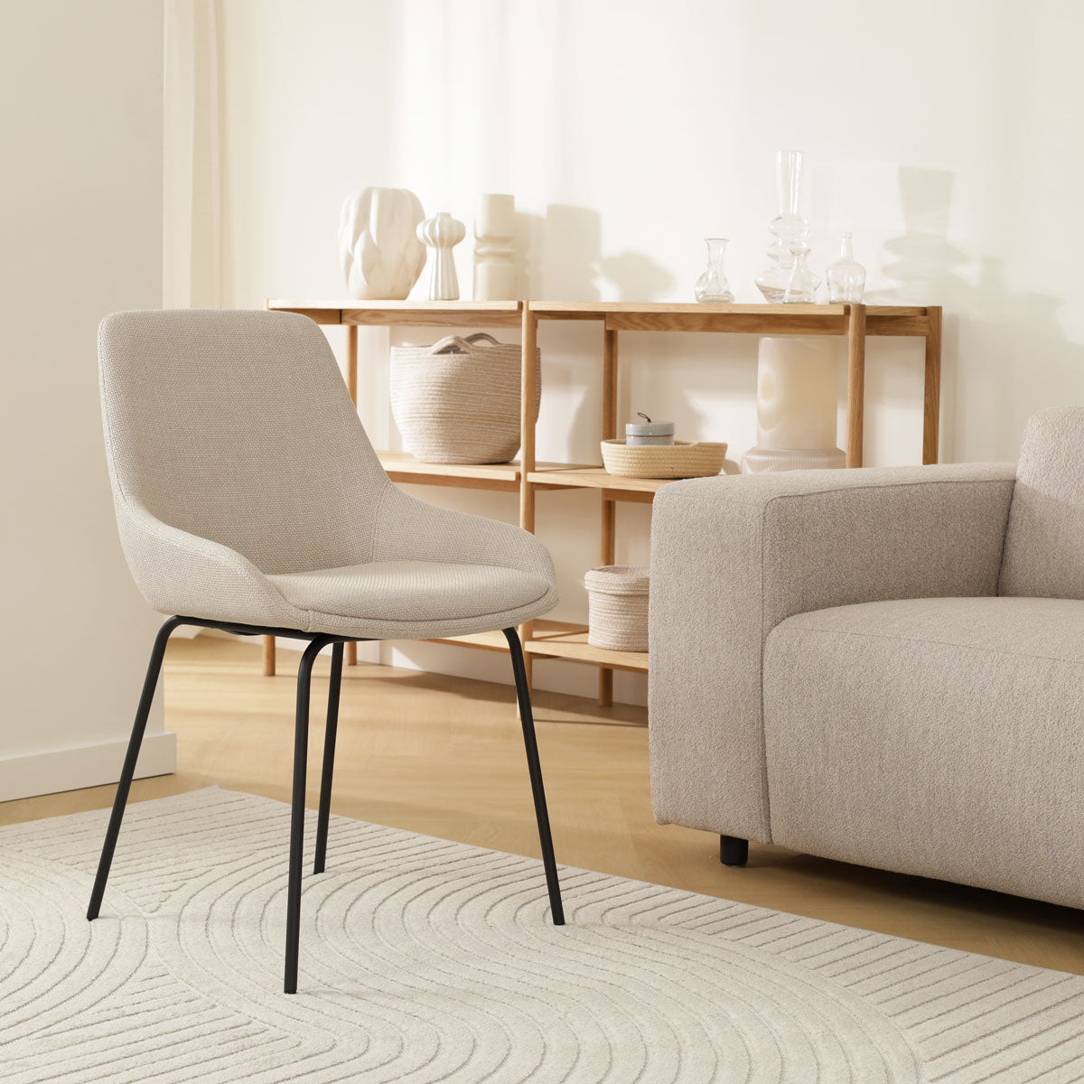 Nora-Isa eetkamerstoel beige - zwart onderstel