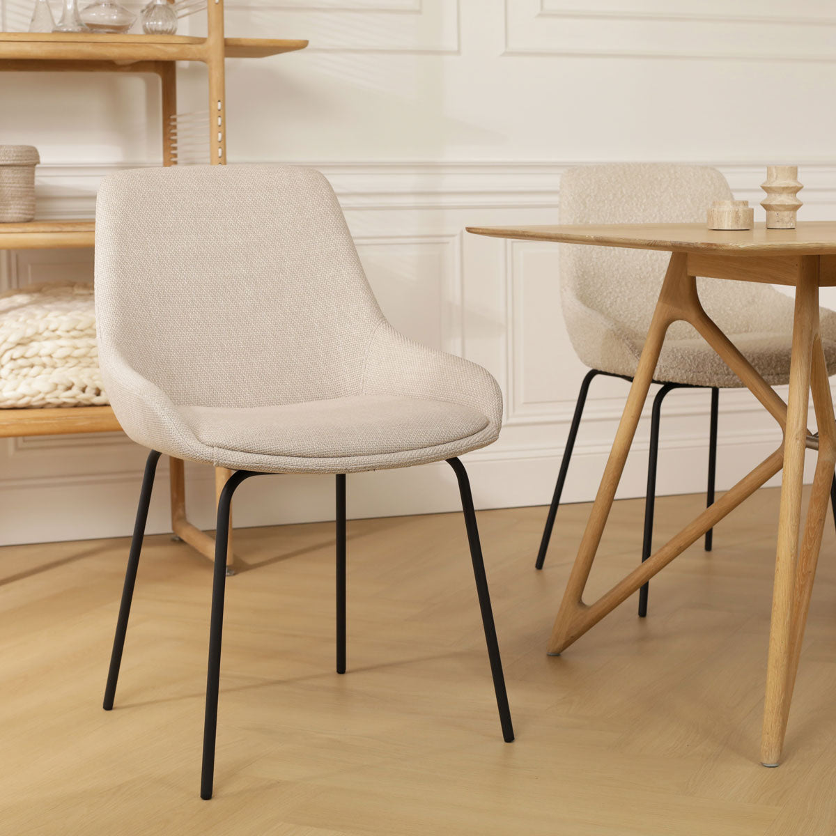 Nora-Isa eetkamerstoel beige - zwart onderstel