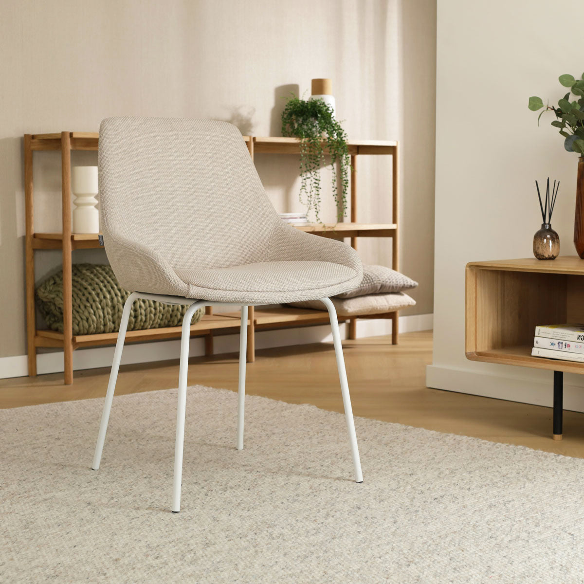 Nora-Isa eetkamerstoel beige - wit onderstel