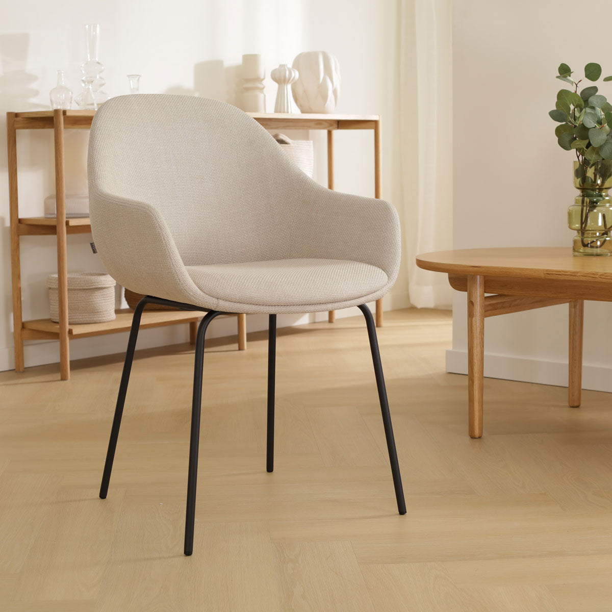 Nora-Mae eetkamerstoel beige - zwart onderstel
