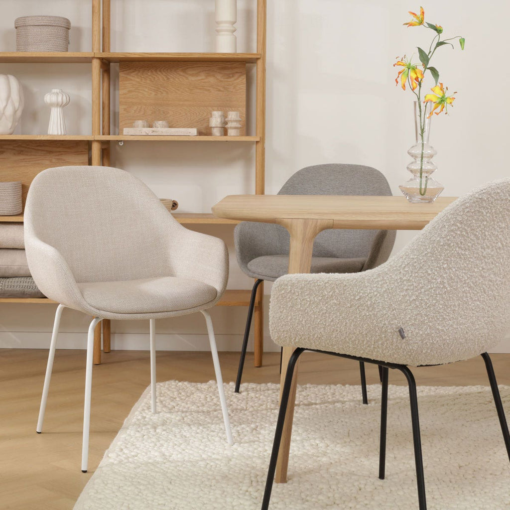 Nora-Mae eetkamerstoel bouclé beige - zwart onderstel