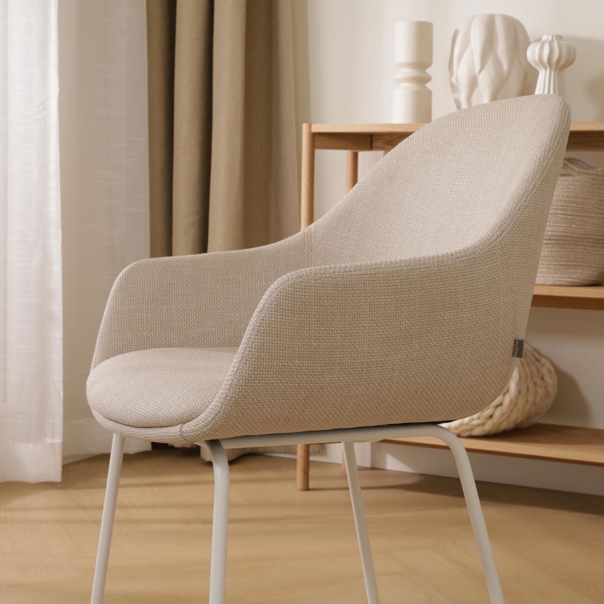 Nora-Mae eetkamerstoel beige - wit onderstel