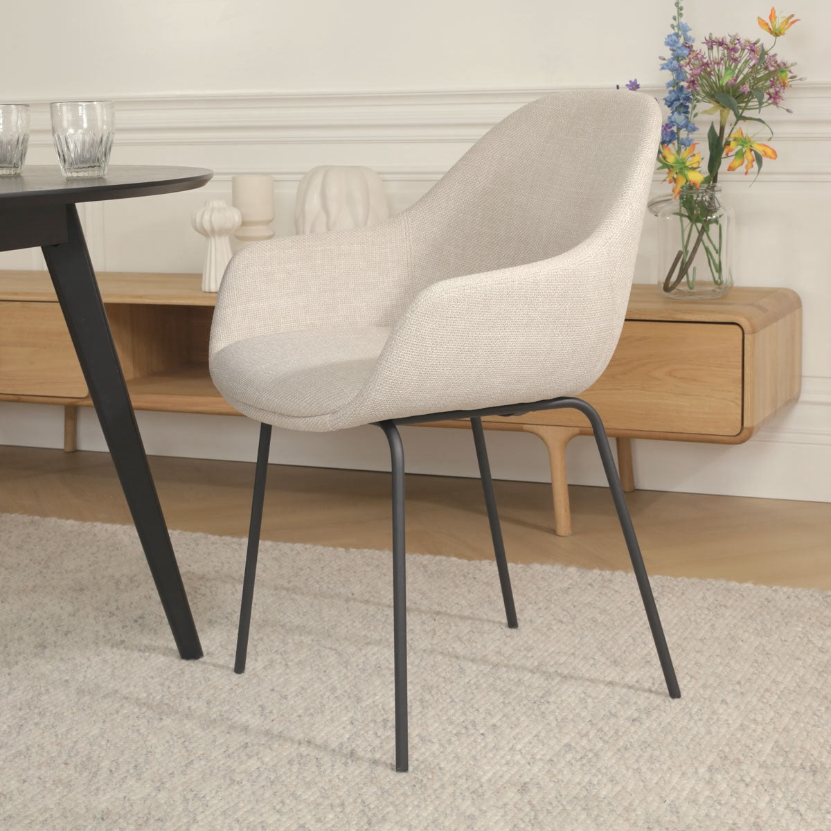 Nora-Mae eetkamerstoel beige - zwart onderstel