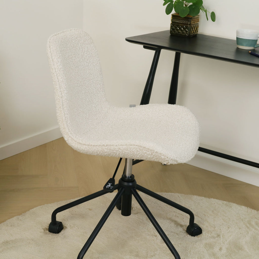 Nout-Fé bureaustoel bouclé beige - zwart onderstel
