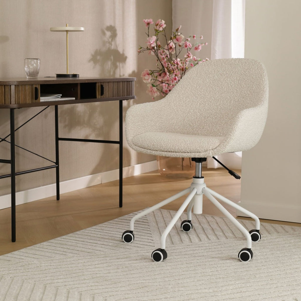 Nout-Mae bureaustoel bouclé beige - wit onderstel