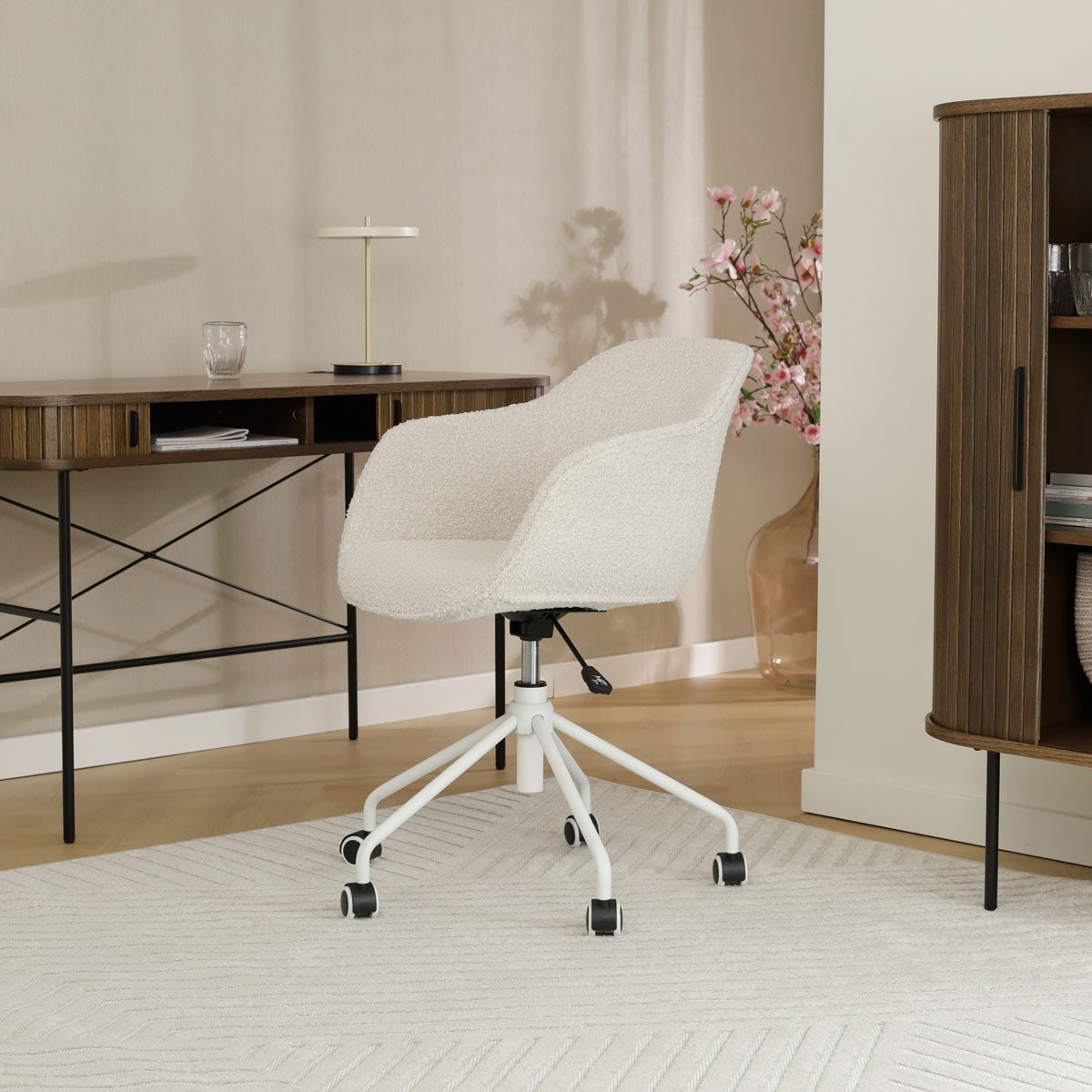 Nout-Mare bureaustoel bouclé beige - wit onderstel