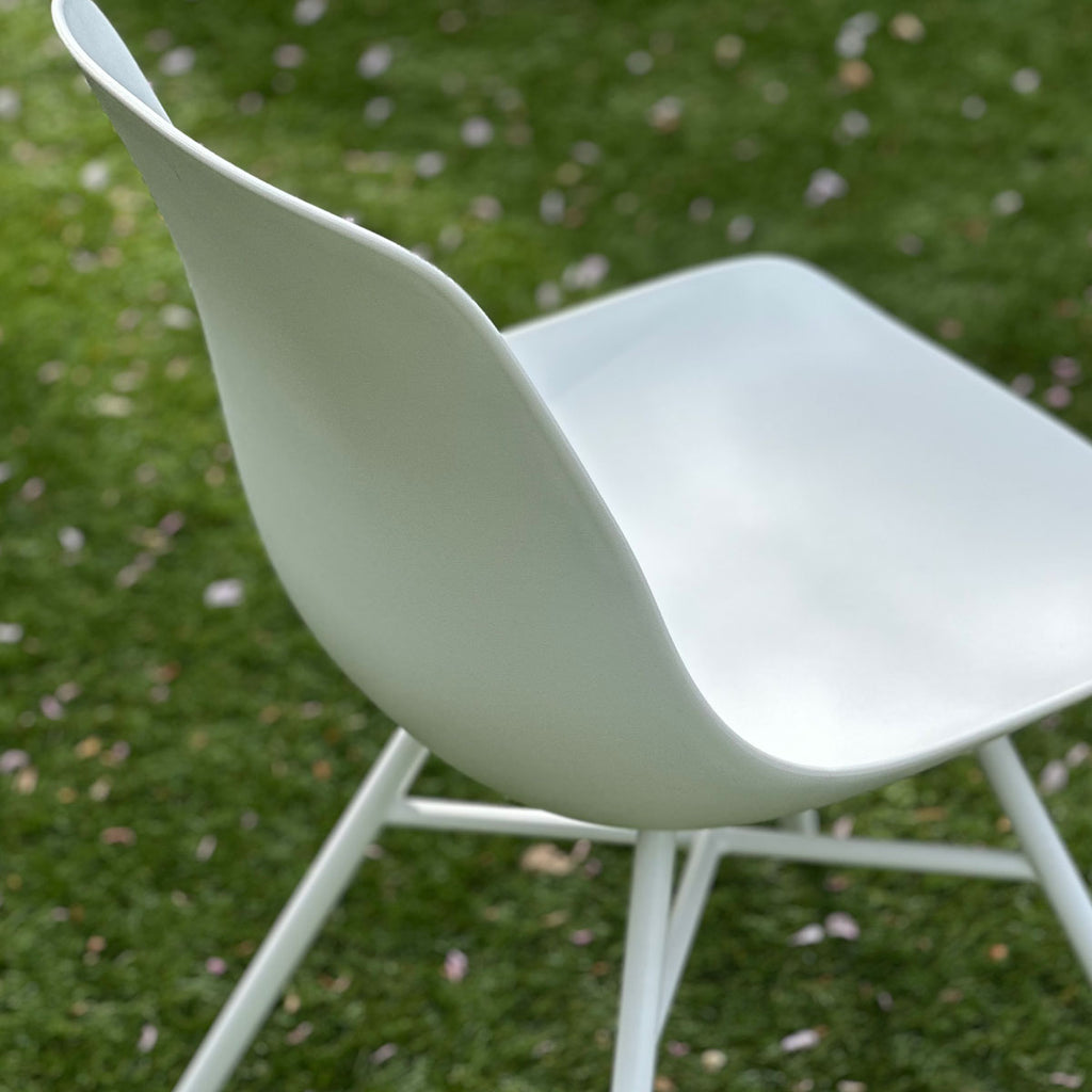 Noa-Pip kunststof tuinstoel wit - wit onderstel