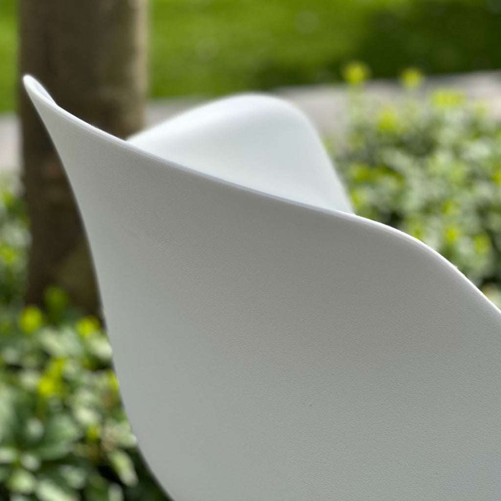 Noa-Puk kunststof tuinstoel wit - wit onderstel