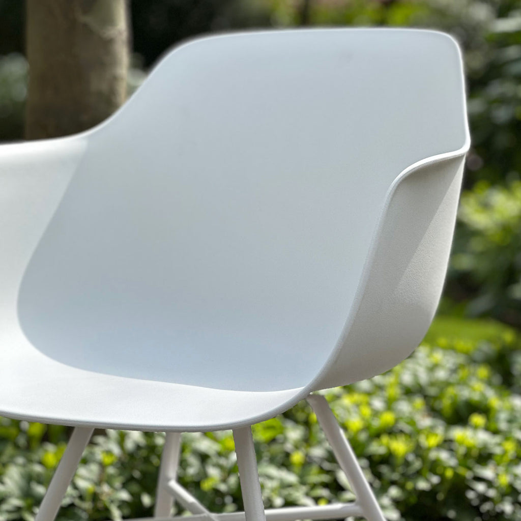 Noa-Puk kunststof tuinstoel wit - wit onderstel