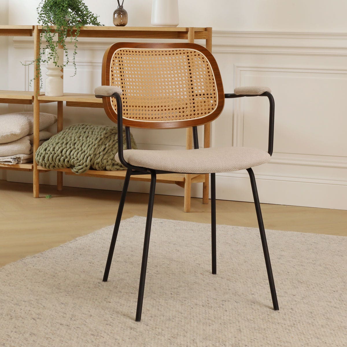 Jolie rotan eetkamerstoel beige - met armleuningen