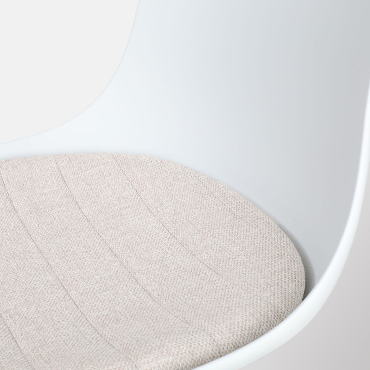 Nino-Liv barkruk wit met beige zitkussen - wit onderstel - 65 cm